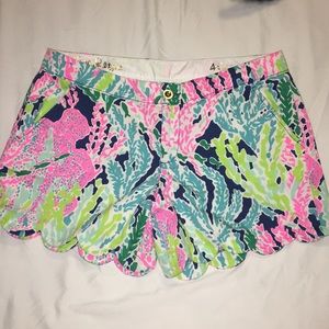 Lilly Pulitzer scalloped hem shorts